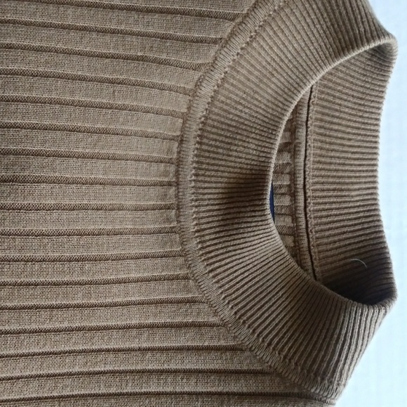 🎥Small Westbound Tan Sweater - Picture 4 of 6